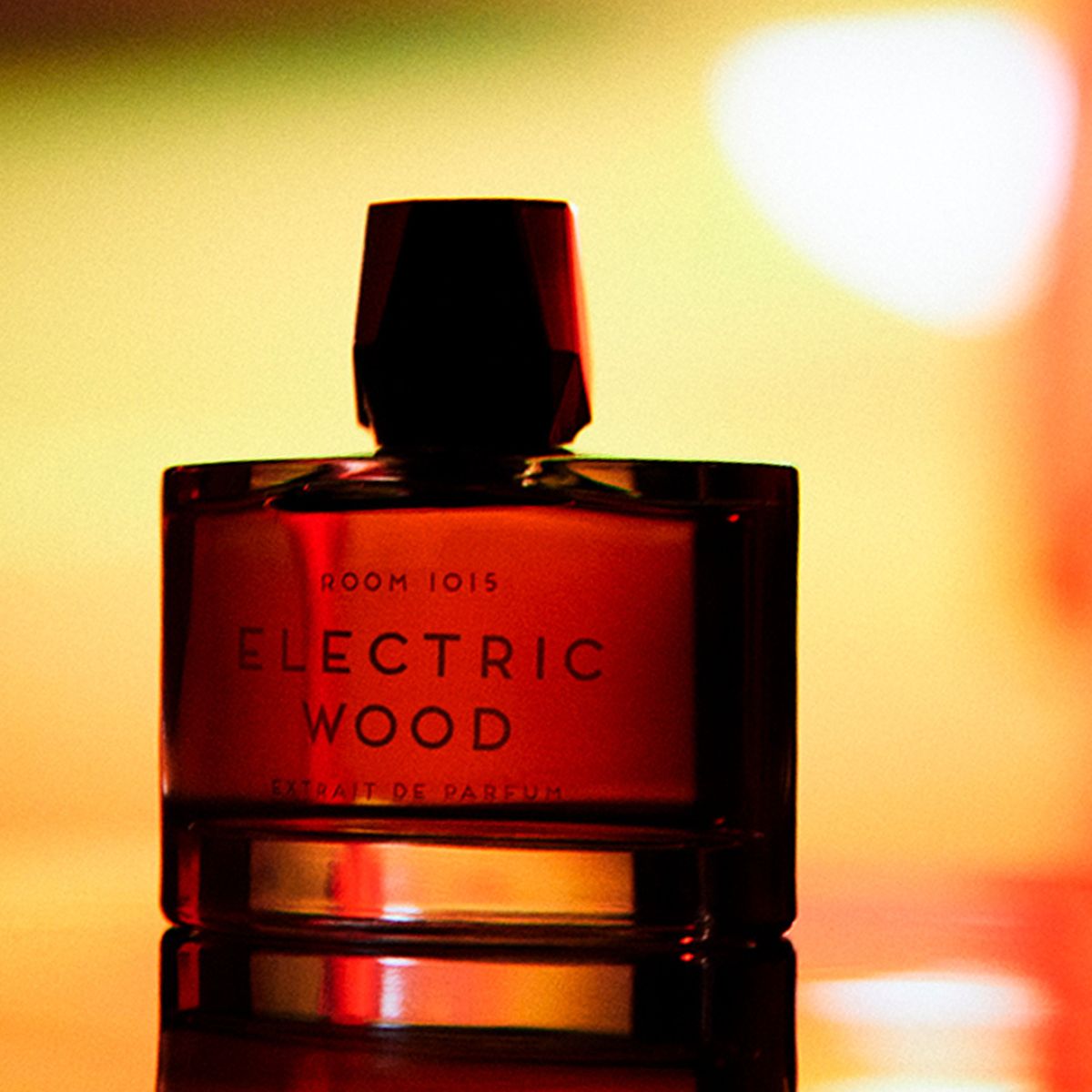 Room1015 – Electric Wood Extrait de Parfum • Perfume Lounge